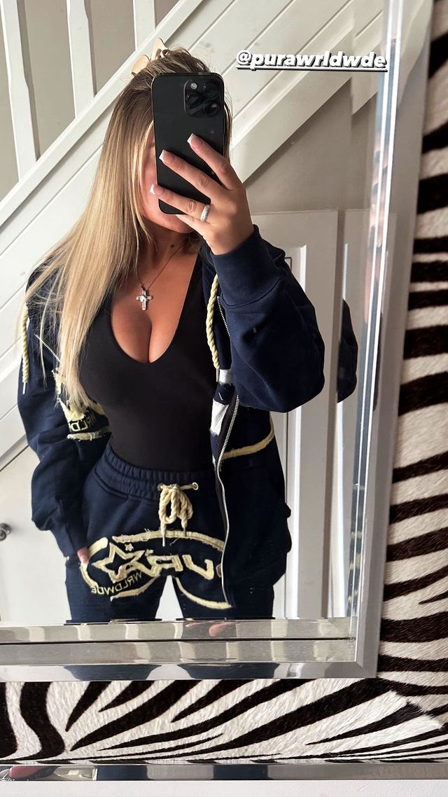 Mia Woodhall