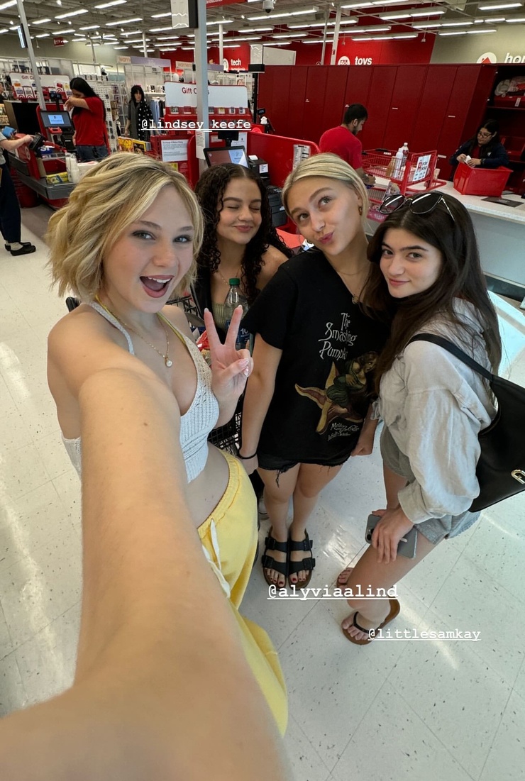 Alyvia Alyn Lind Alyvia Alyn Lind