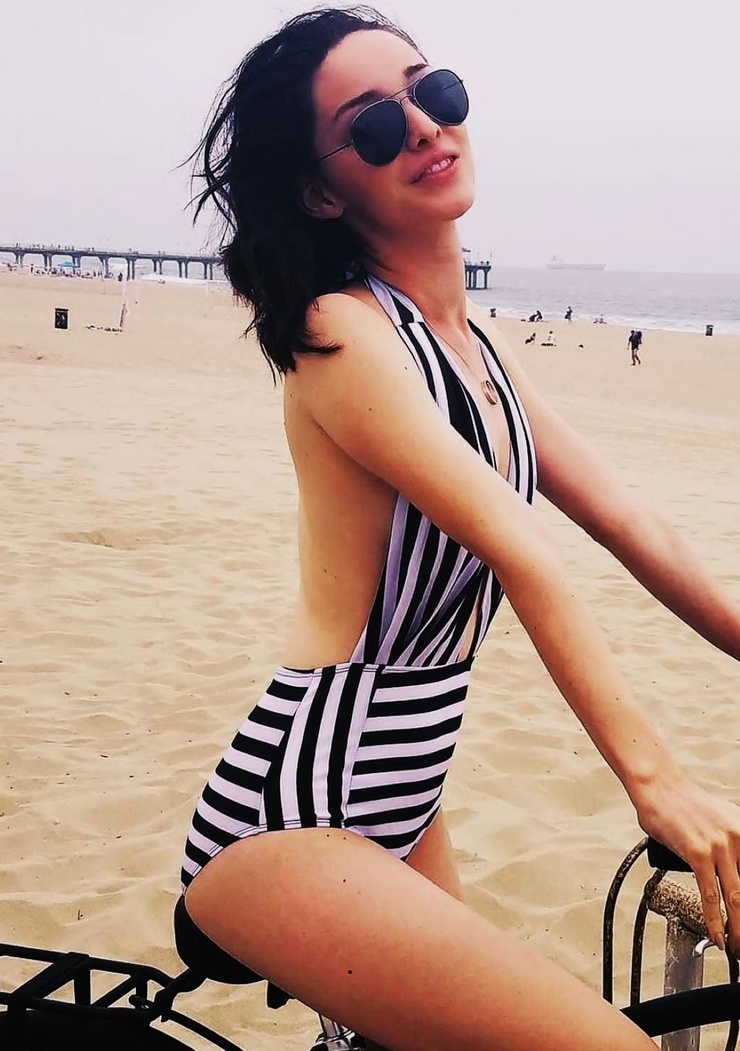 Emma Dumont Emma Dumont
