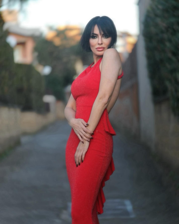 Miriana Trevisan Miriana Trevisan