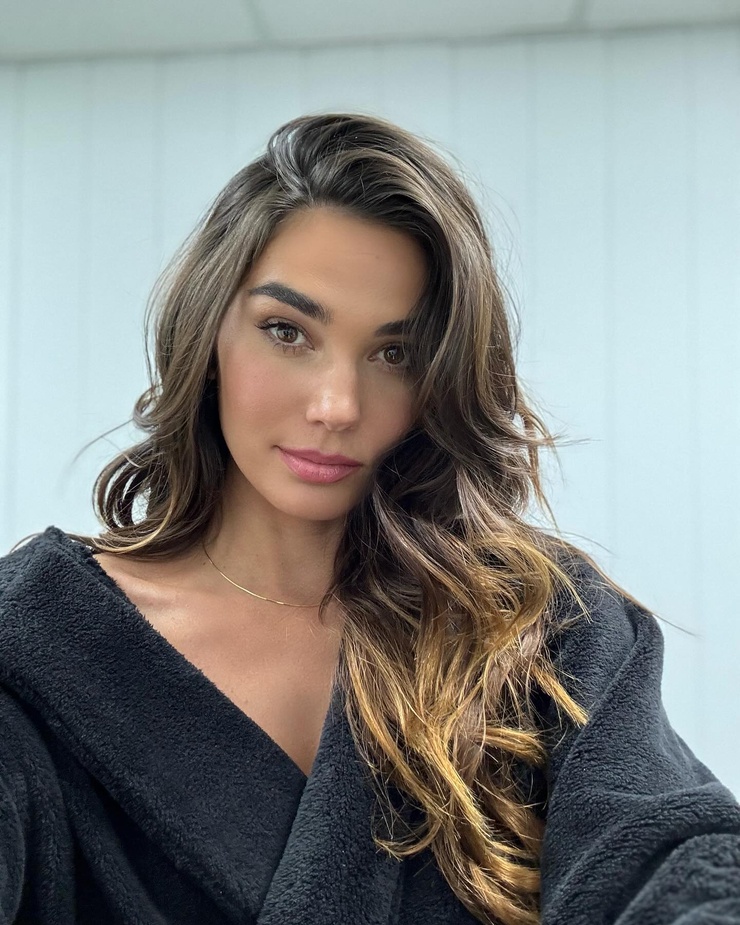 Rachel Vallori Rachel Vallori