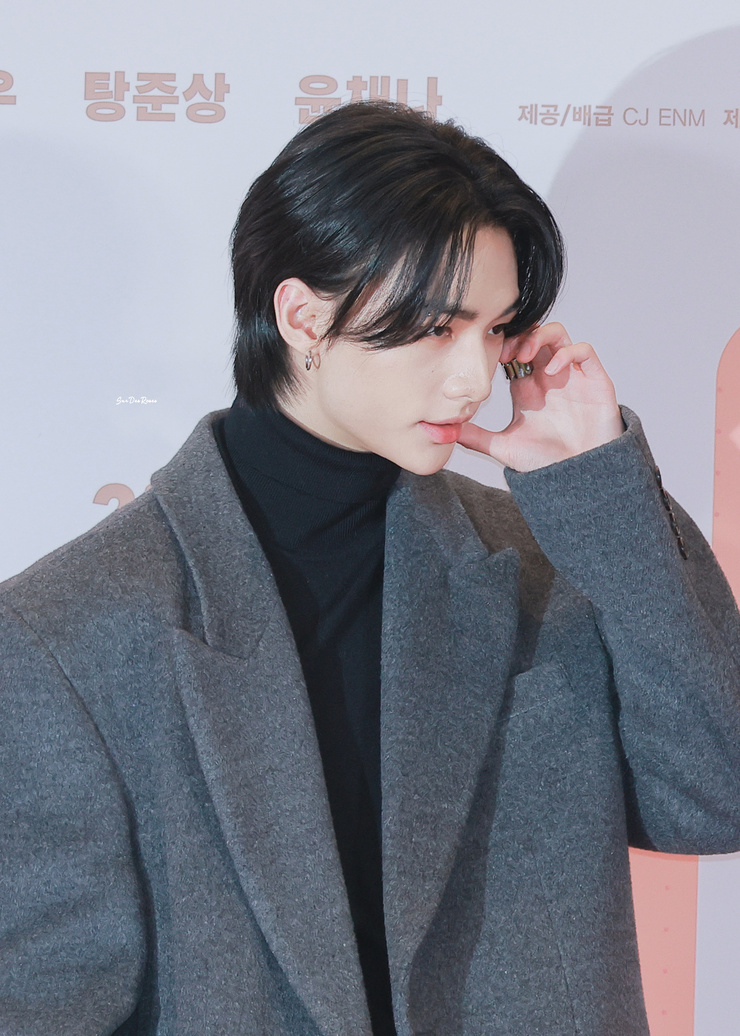 Hyun-Jin Hwang