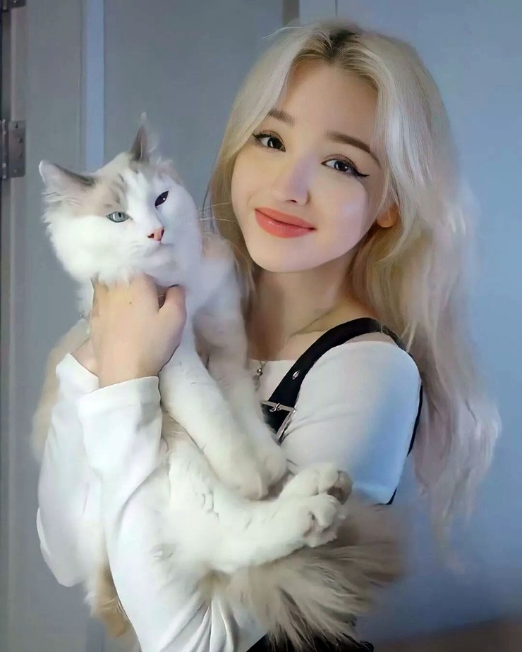 Elina Karimova Elina Karimova