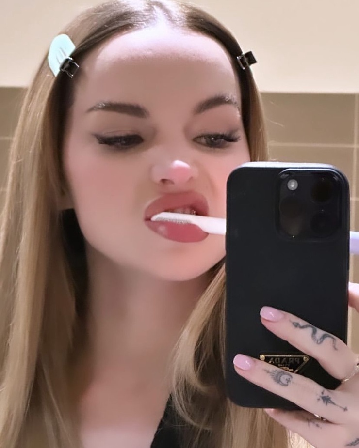 Dove Cameron