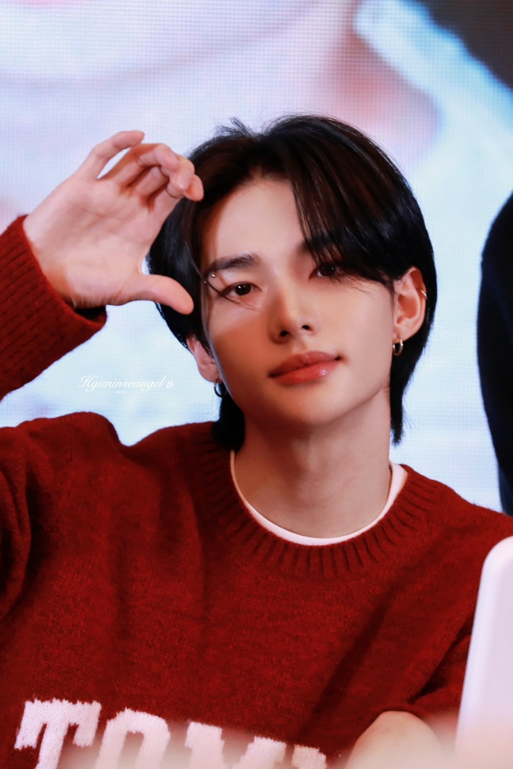 Hyun-Jin Hwang