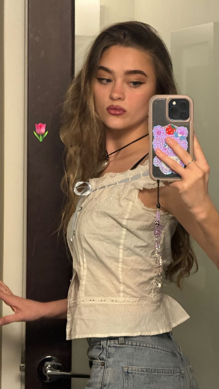 Picture Of Lizzy Greene