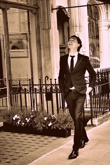 Tom Hiddleston Tom Hiddleston