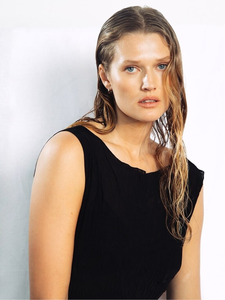 Picture of Toni Garrn