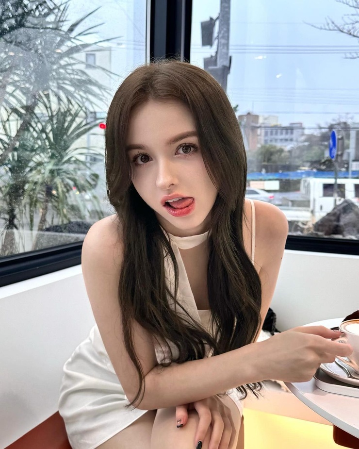 Elina Karimova Elina Karimova