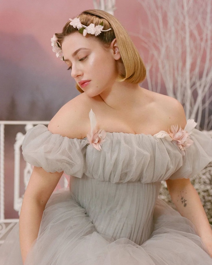 Lili Reinhart