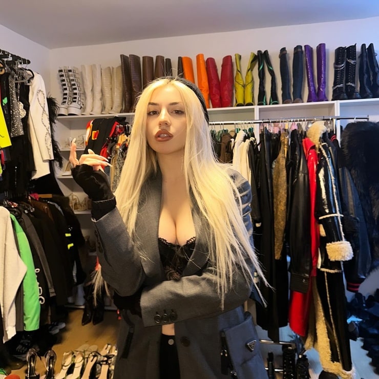 Ava Max