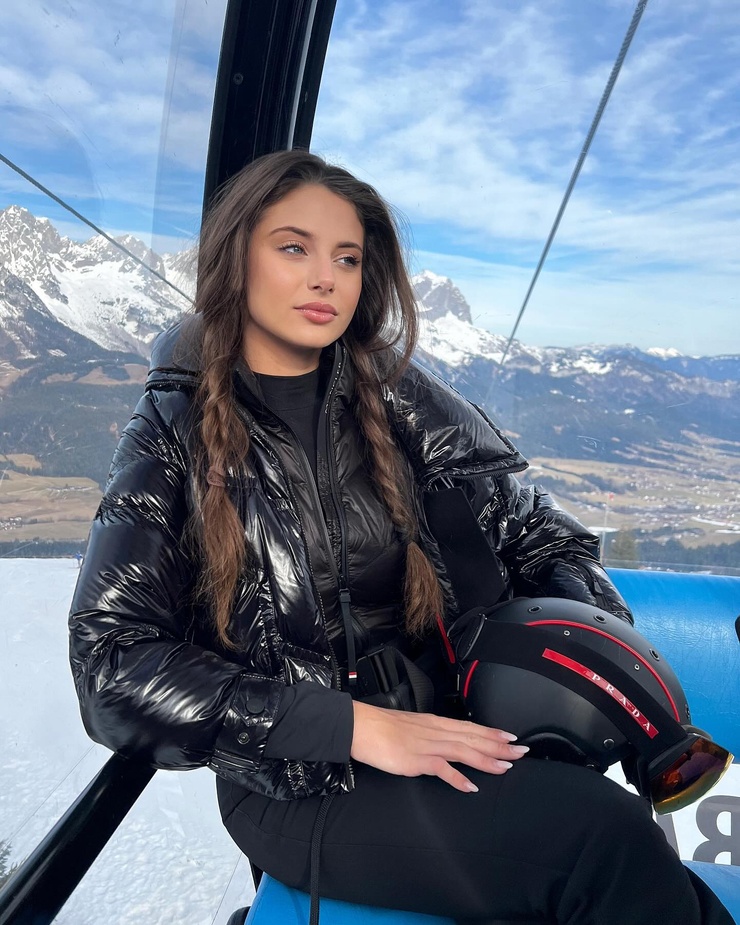 Carina Zavline