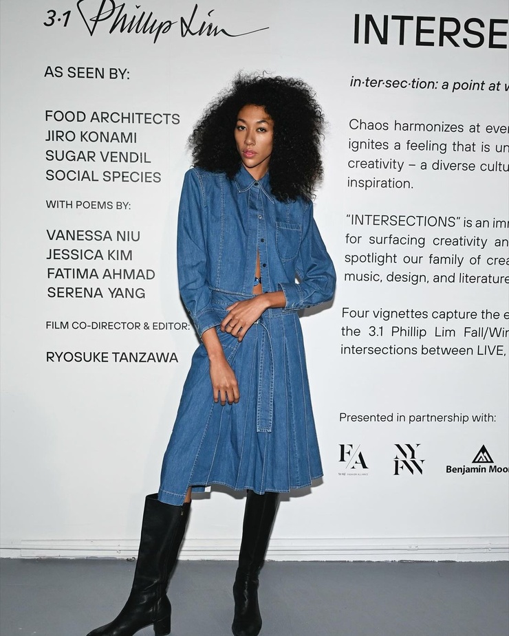 Aoki Lee Simmons