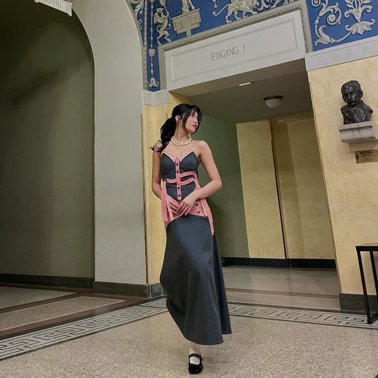 Nhung Hong