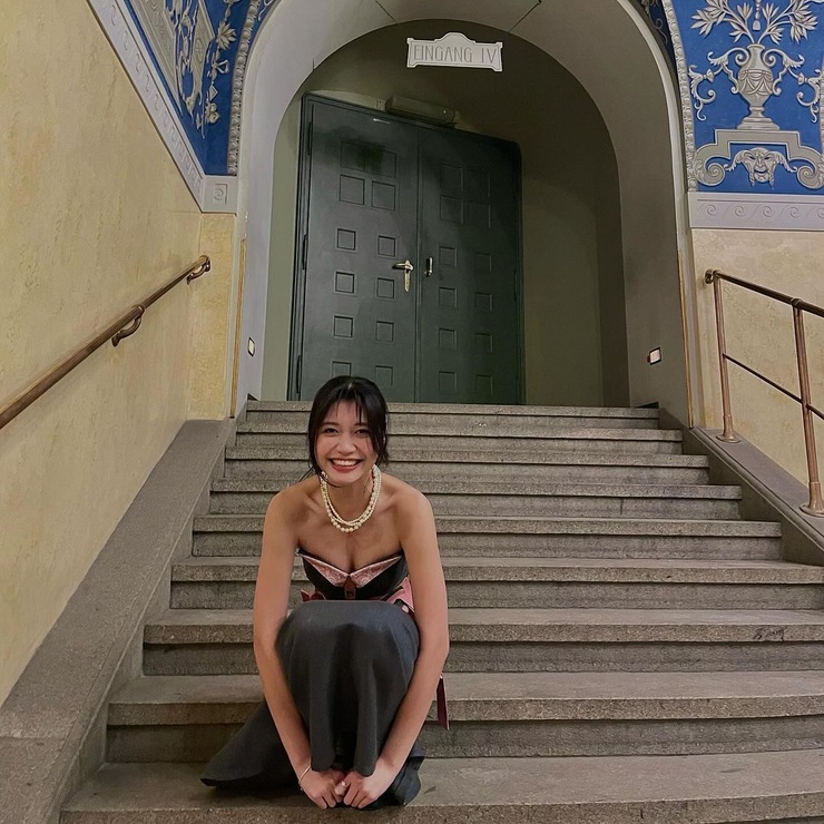 Nhung Hong