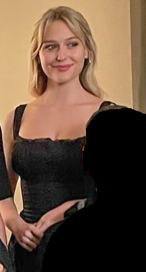 Alyvia Alyn Lind
