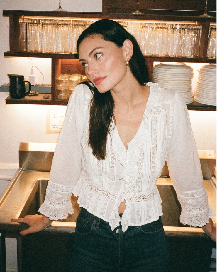 Phoebe Tonkin