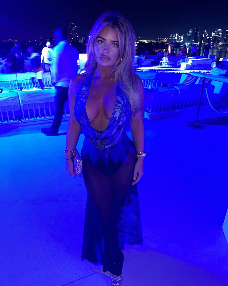 Mia Woodhall