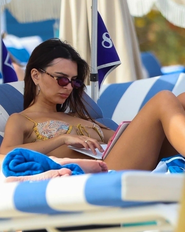 Emily Ratajkowski