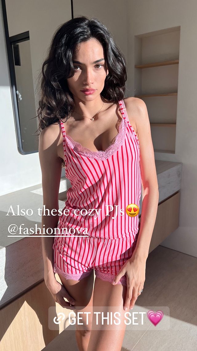 Kelly Gale Kelly Gale