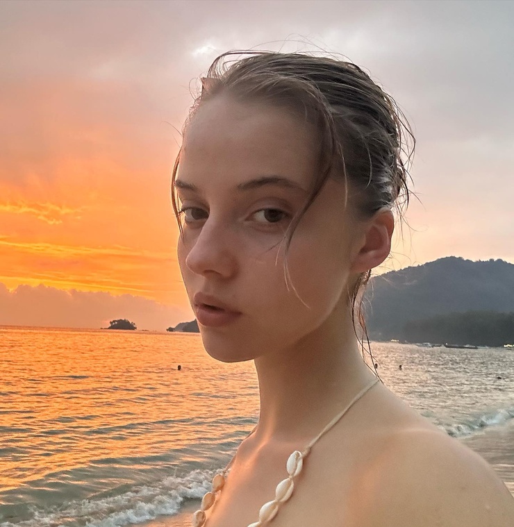 Sonya Kulakova Sonya Kulakova