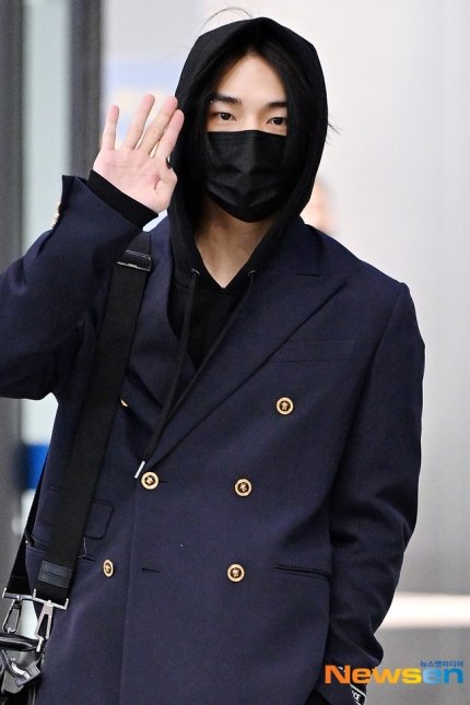 Hyun-Jin Hwang