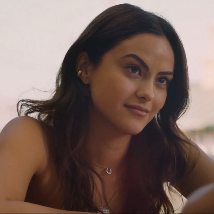 Camila Mendes