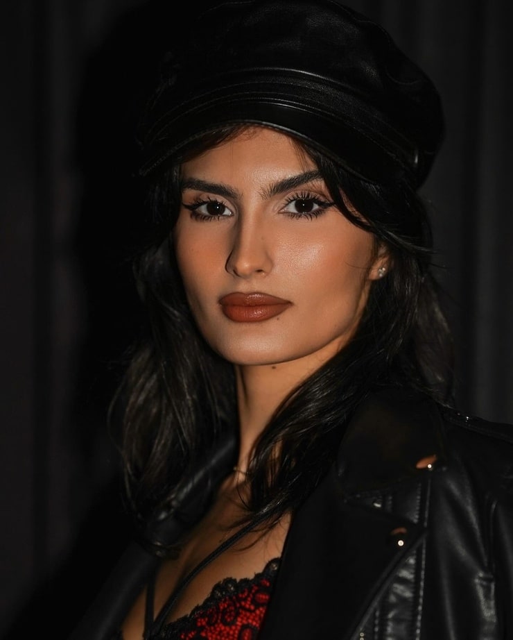 Yael Cohen (model)