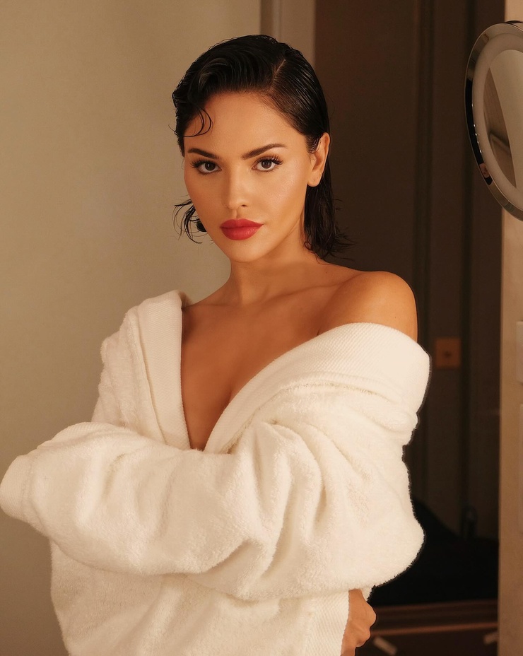 Eiza Gonzalez Eiza Gonzalez