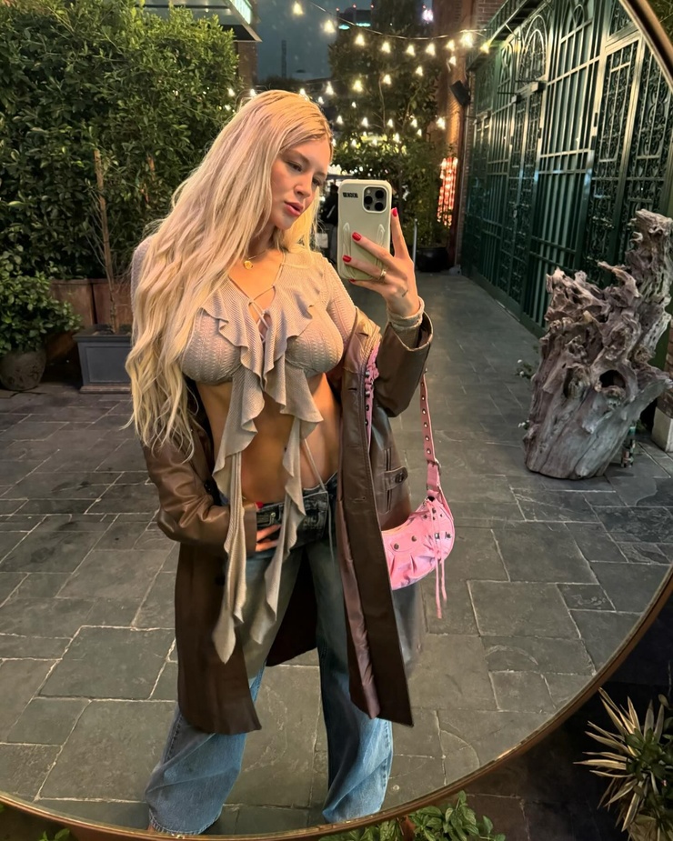 Taylor LaVie