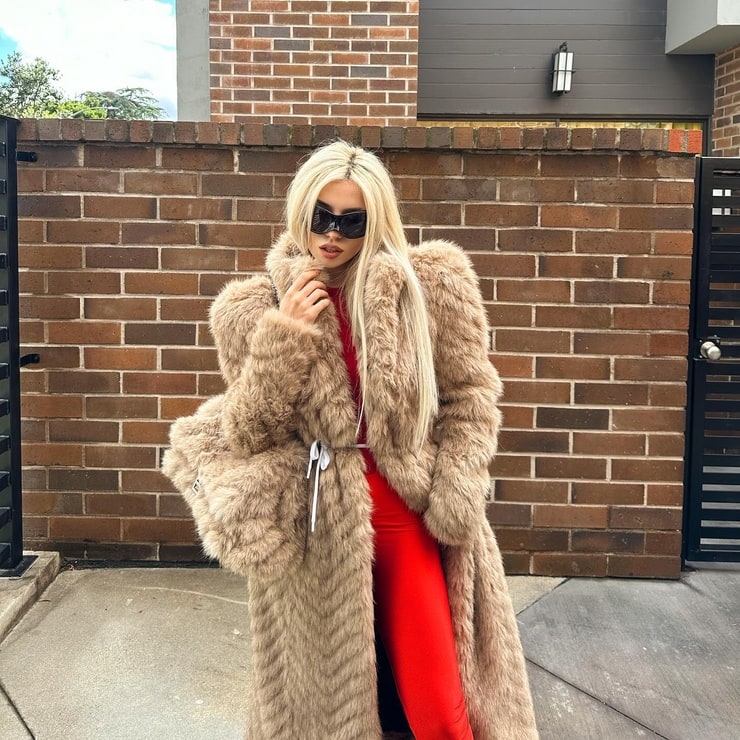 Ava Max