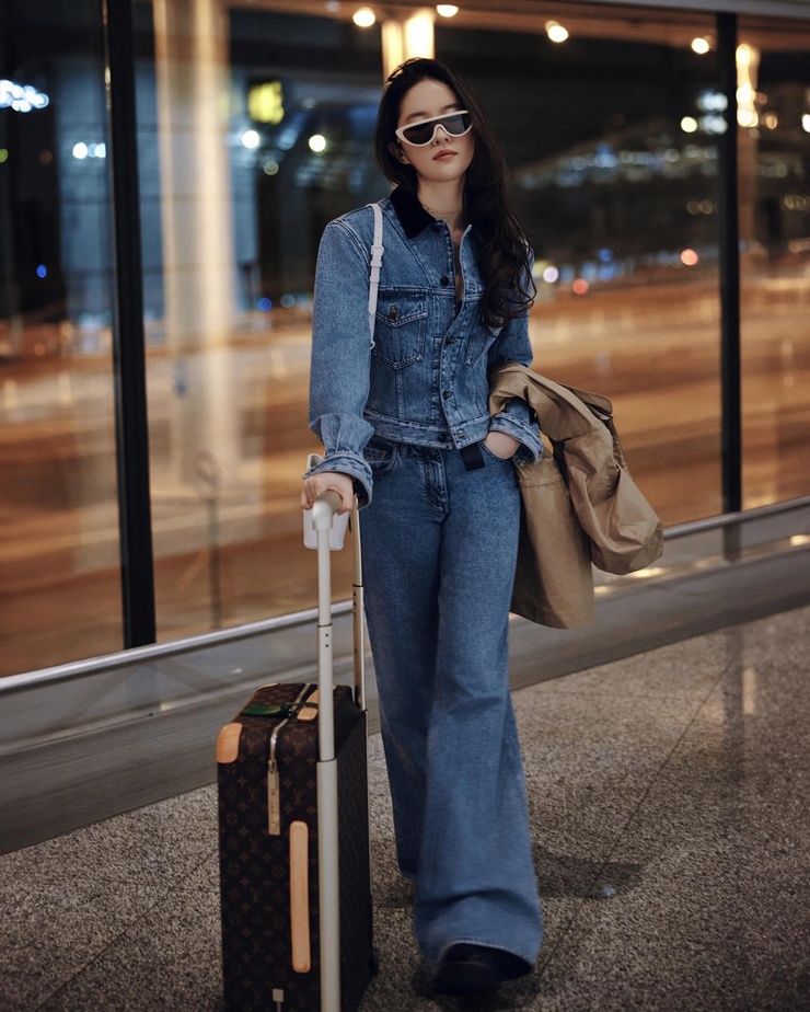 Yifei Liu