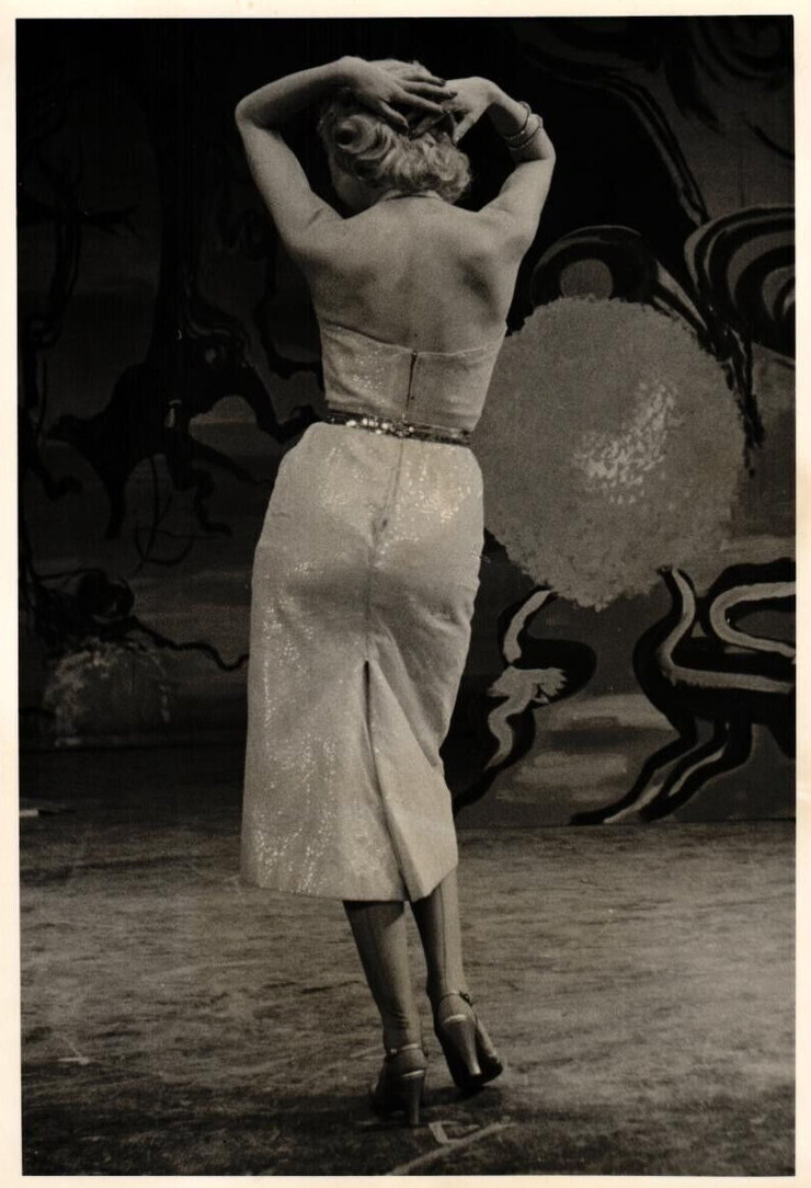 Lorrae Desmond