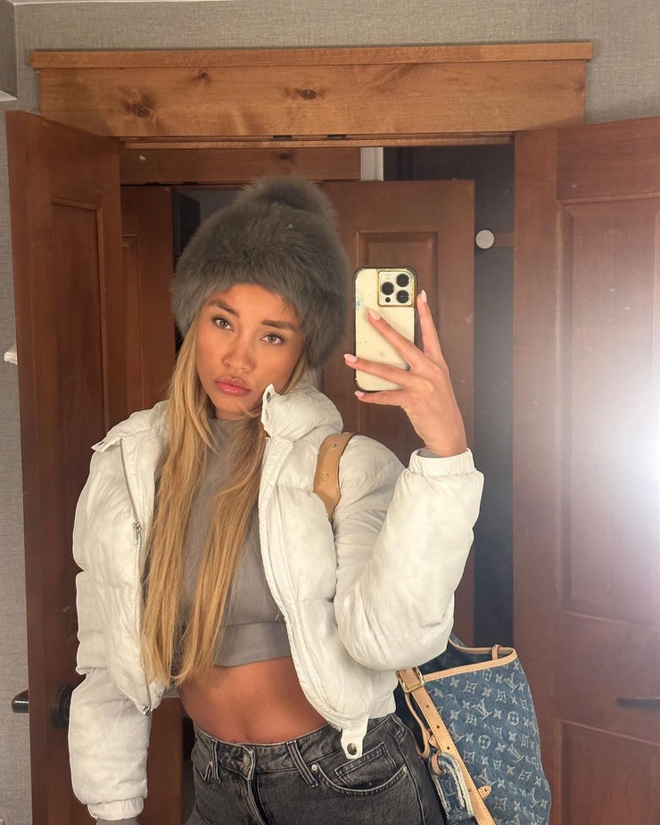 Elle Smith