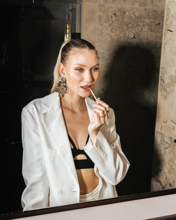 Carolin Niemczyk Carolin Niemczyk