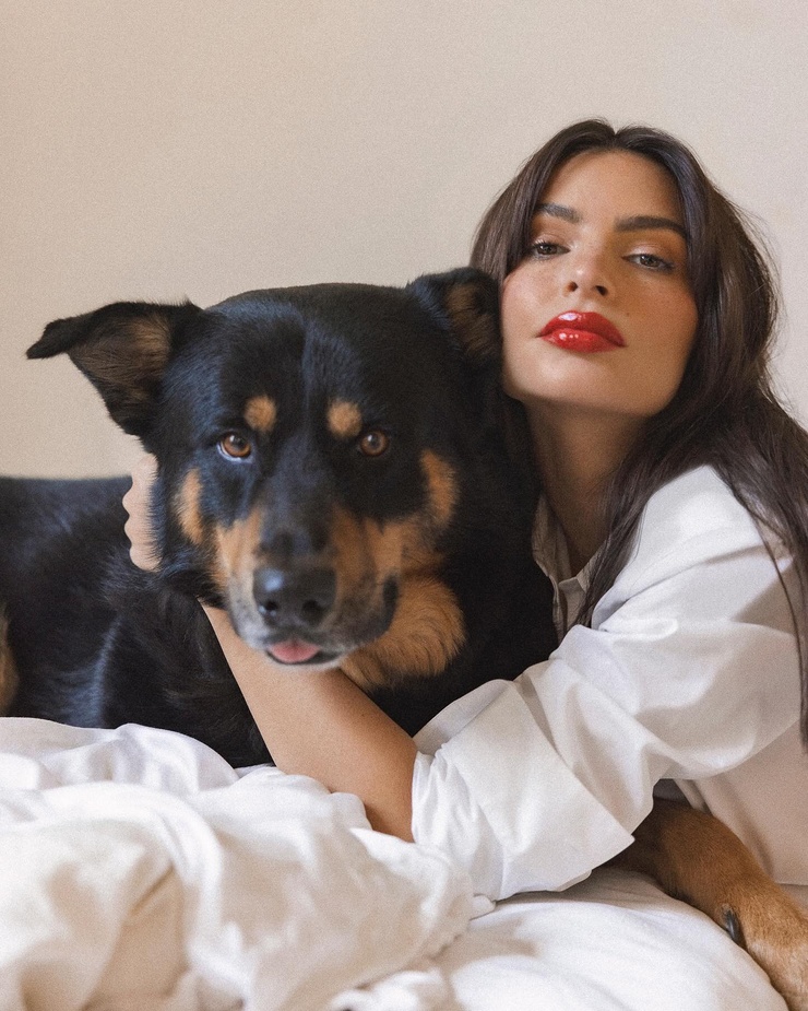 Emily Ratajkowski