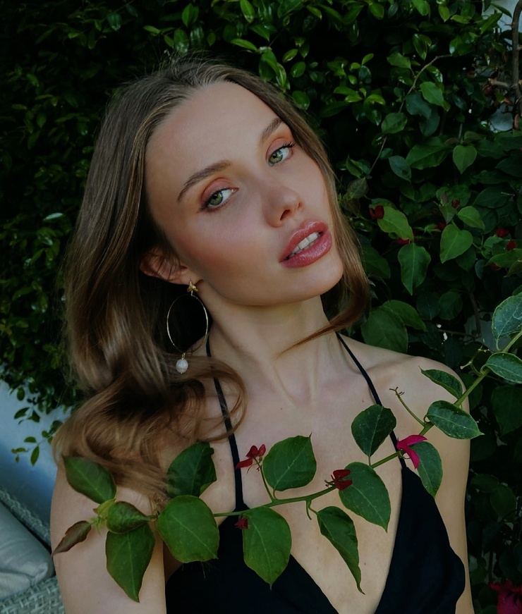 Anastasia Krivosheeva Anastasia Krivosheeva