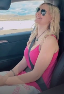Alyvia Alyn Lind