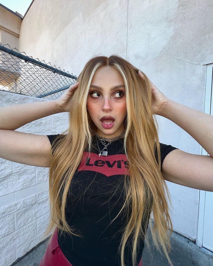 Zoey Luna