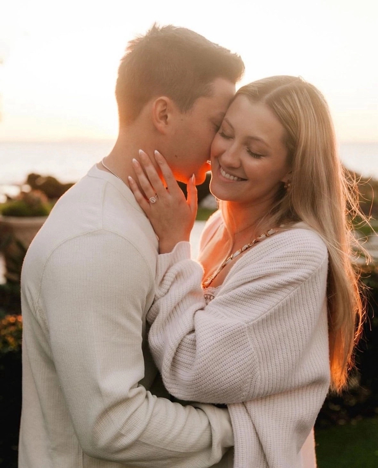 Ava Sambora