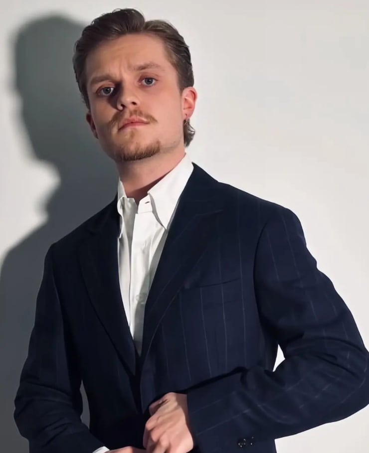 Tom Glynn-Carney