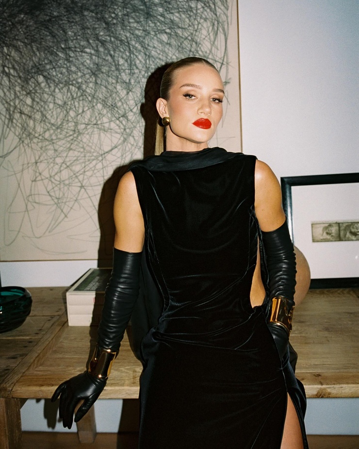 Rosie Huntington-Whiteley Rosie Huntington-Whiteley