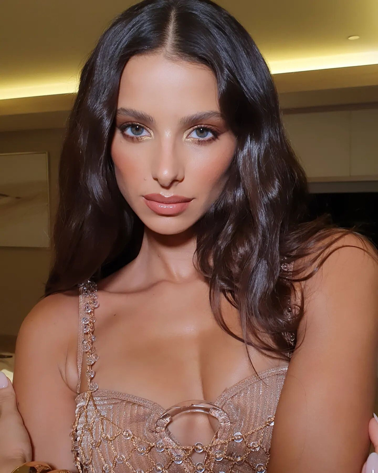 Bruna Lirio Bruna Lirio