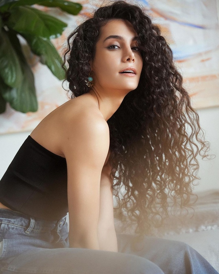 Pegah Ghafoori Pegah Ghafoori