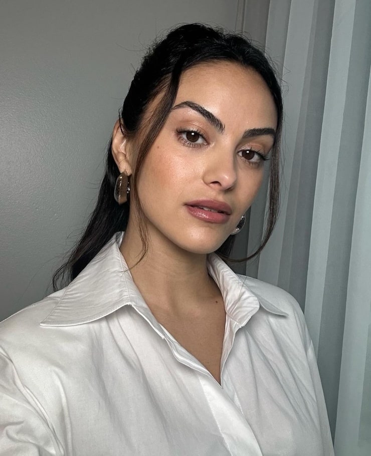 Camila Mendes