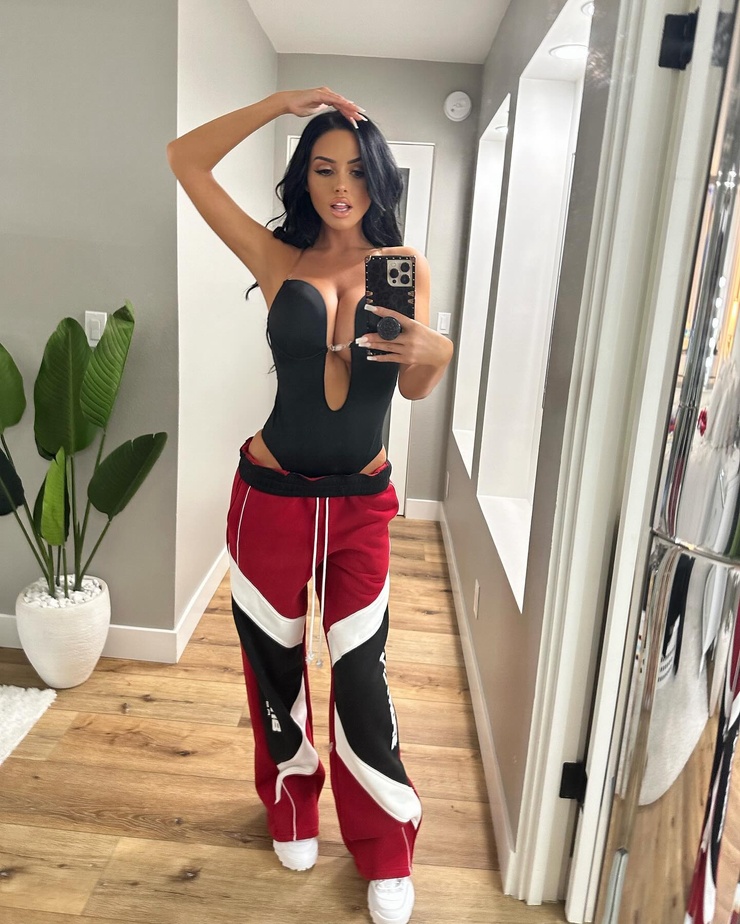 Abigail Ratchford