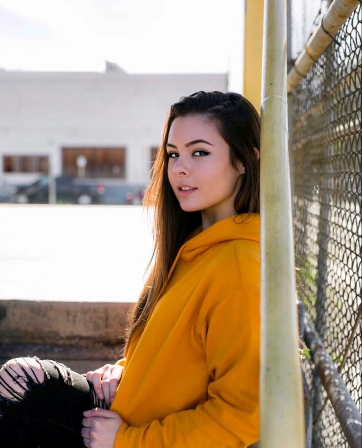 Lauren Gibson aka llaurengibson Lauren Gibson aka llaurengibson