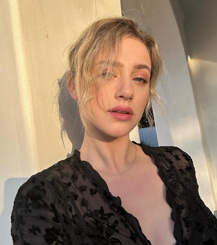 Lili Reinhart