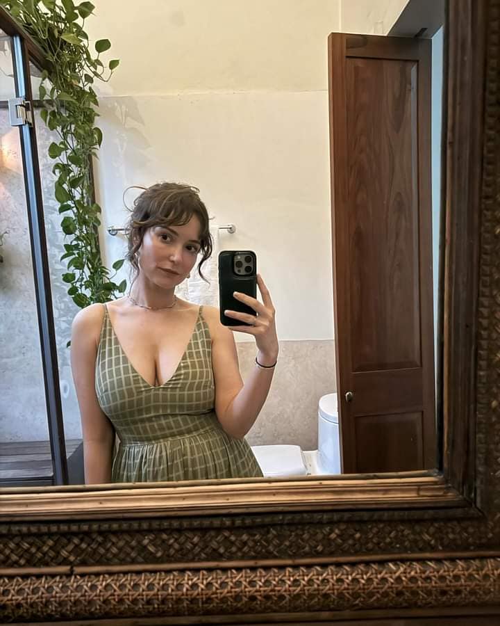 Milana Vayntrub