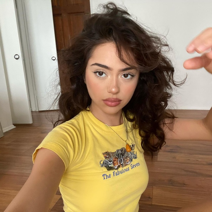 Nailea Devora